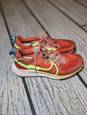 Nike Pegasus Trail 4 Women's Size 8 Running Shoes Mantra Orange